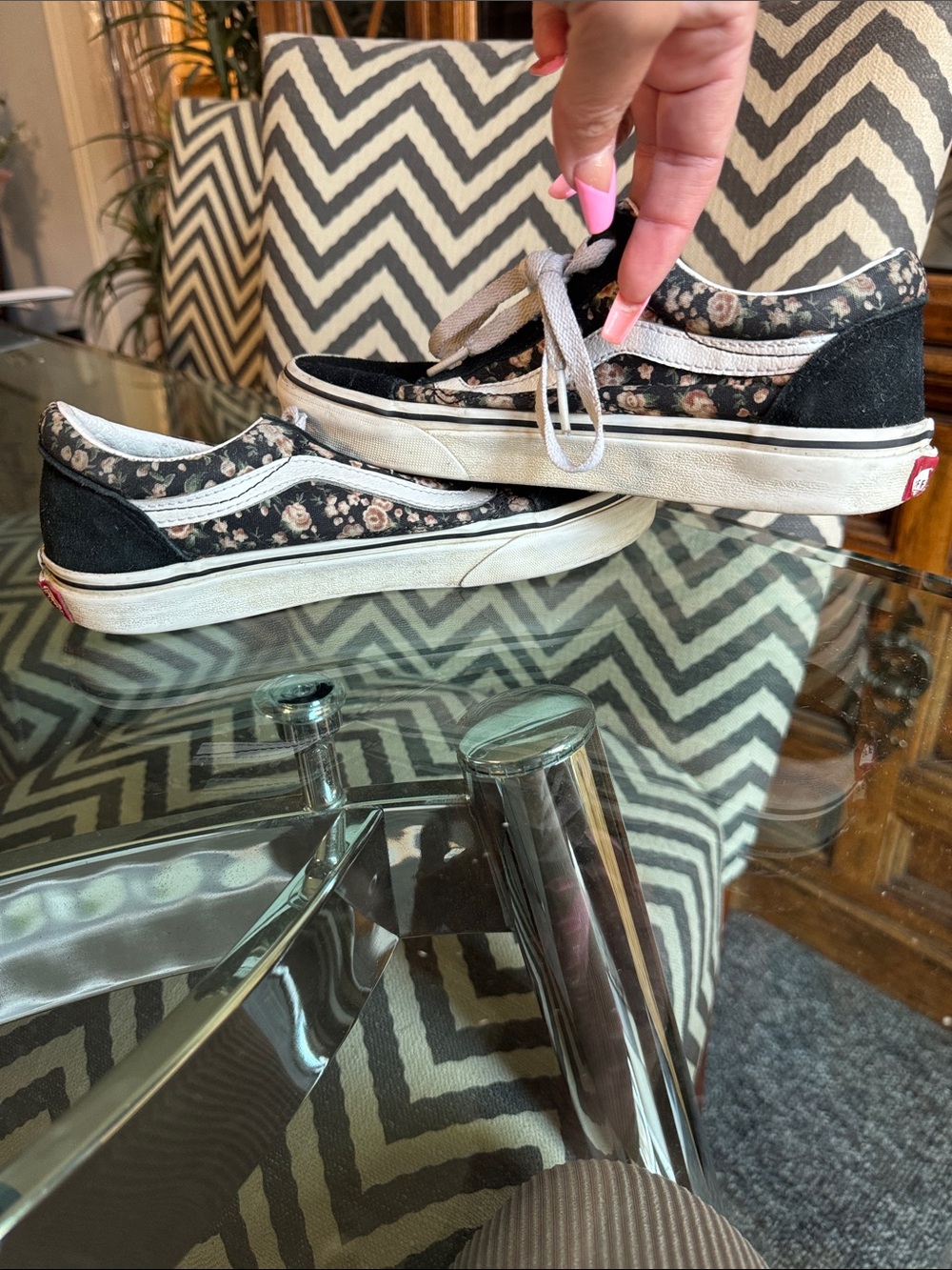 *DONATED* Vans Old Skool Black Floral Skate Shoes Women’s Size 6 - Picture 5 of 8